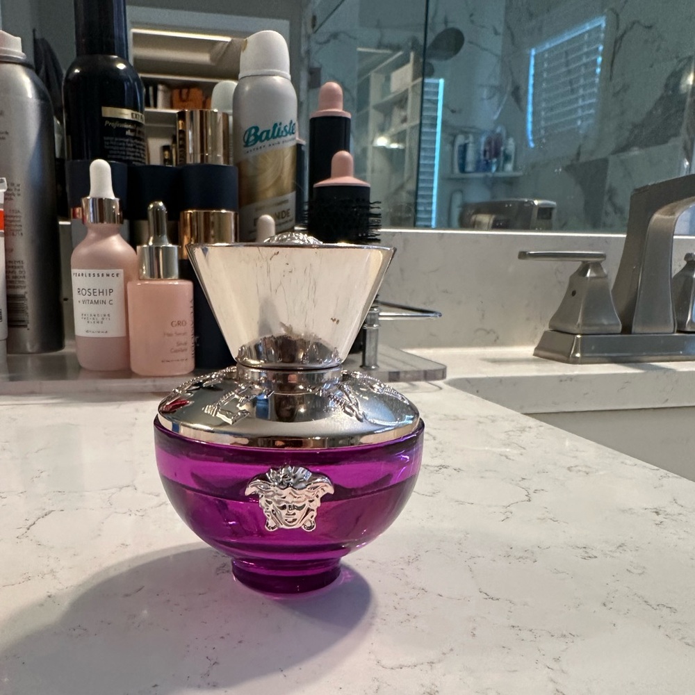 Versace Dylan Purple Parfum 50ml bottle